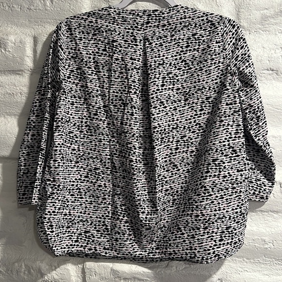 COS Abstract button down Top (oversized) - Picture 7 of 8